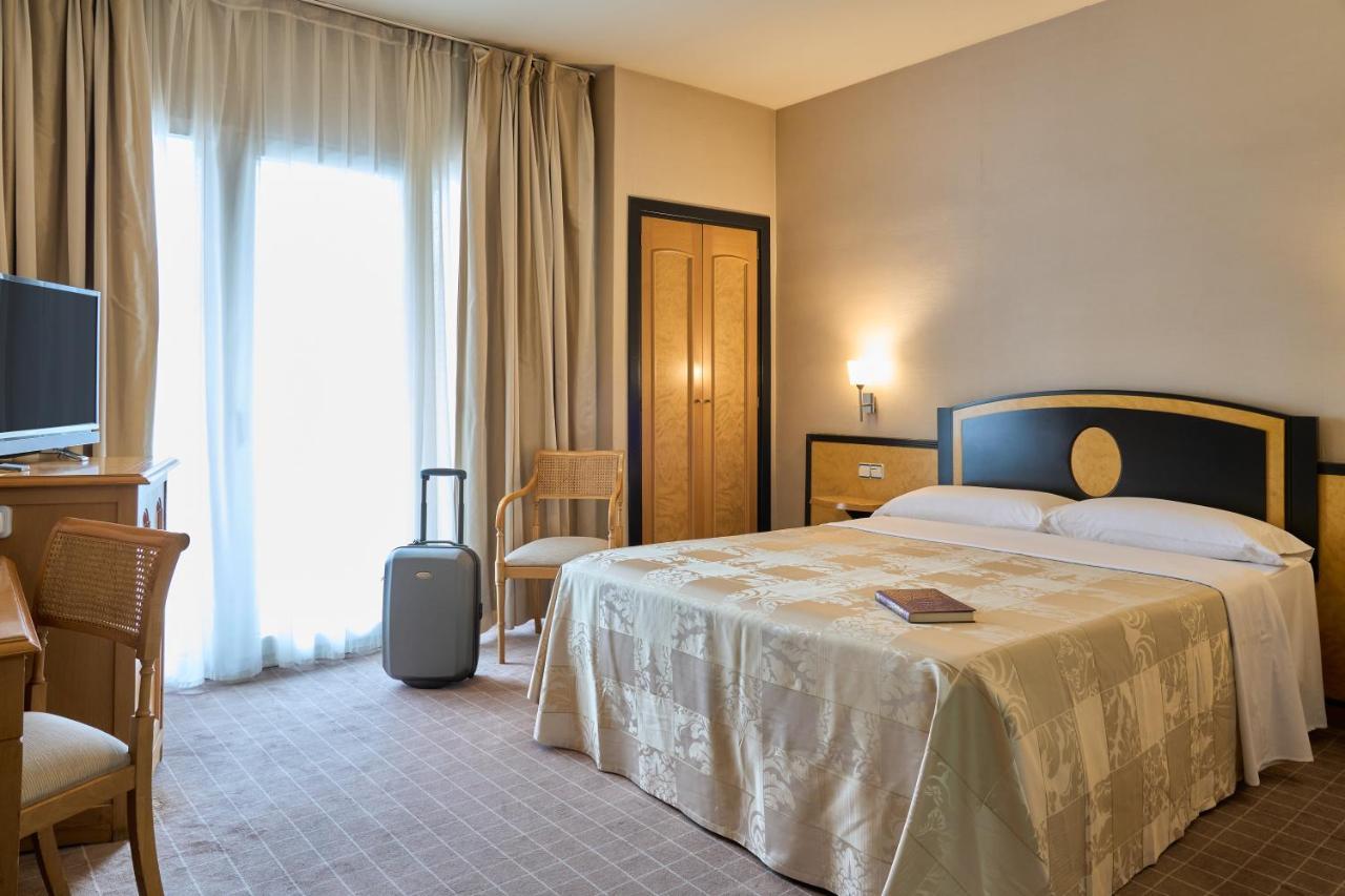 Double or Twin Room Terrace