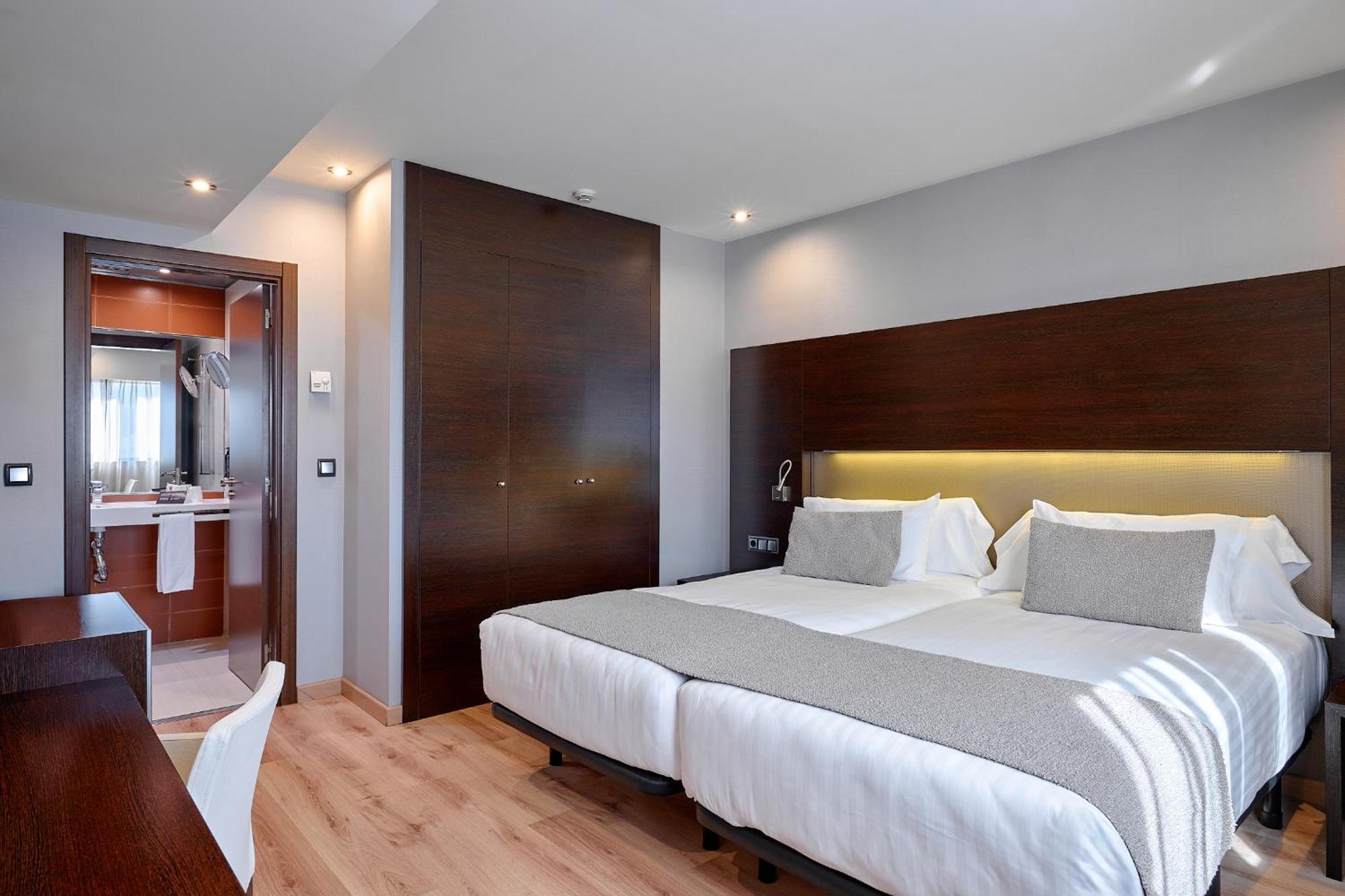 Twin Room,1771738294:JPEG