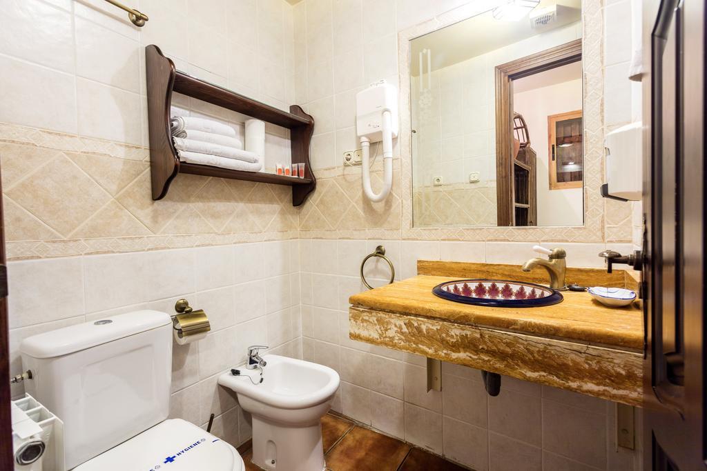 One-Bedroom Apartment,317546533:JPEG